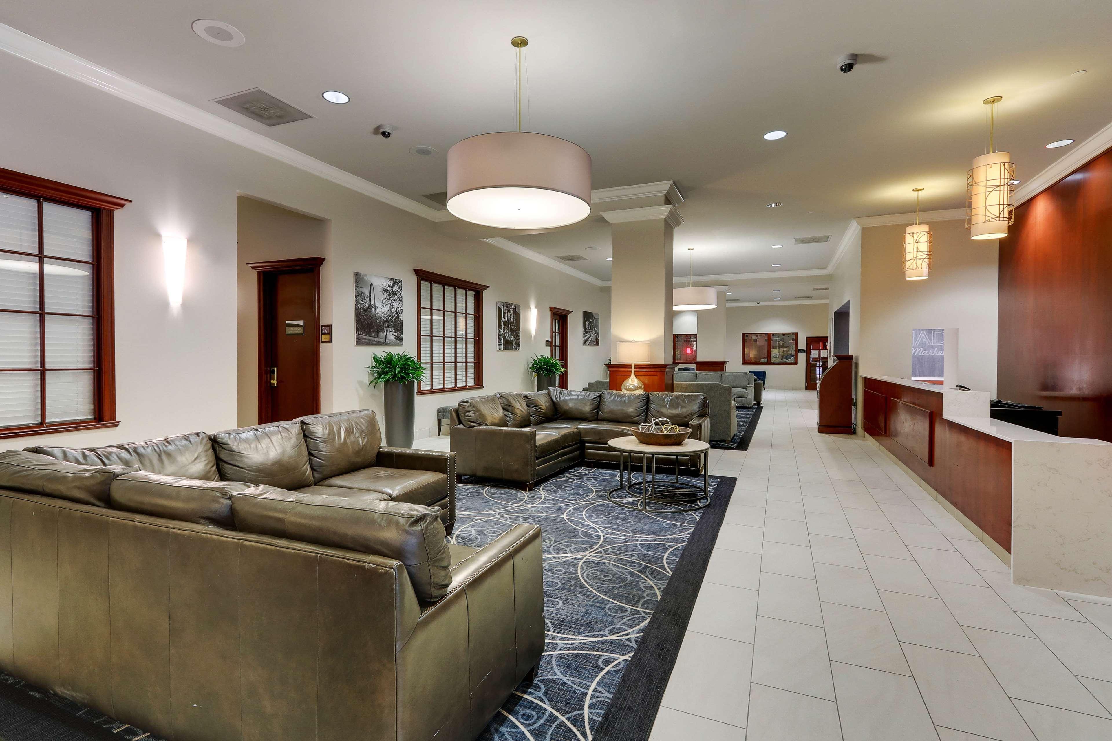 Doubletree By Hilton St. Louis Forest Park Kültér fotó